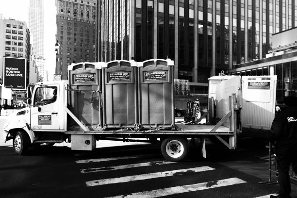 Best Portable toilet rental cost  in Avon, IN